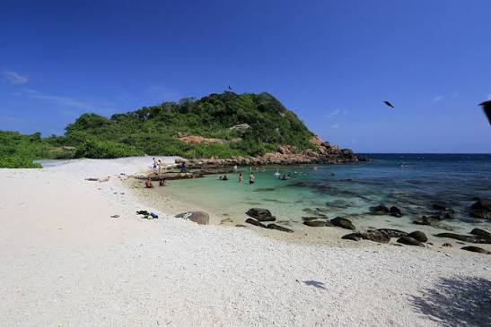 Pigeon Island & the reef